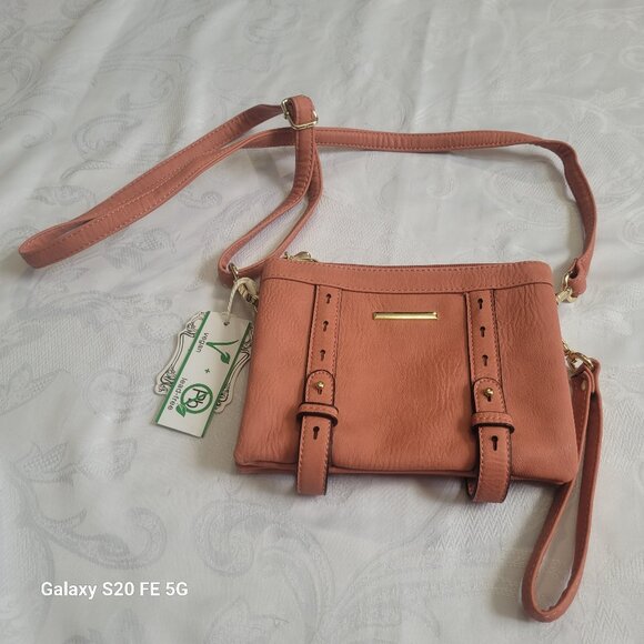 Alyssa Handbags - NWT ALYSSA Los Angeles, New York, Milan Women’s Handbag Pink Crossbody Clutch